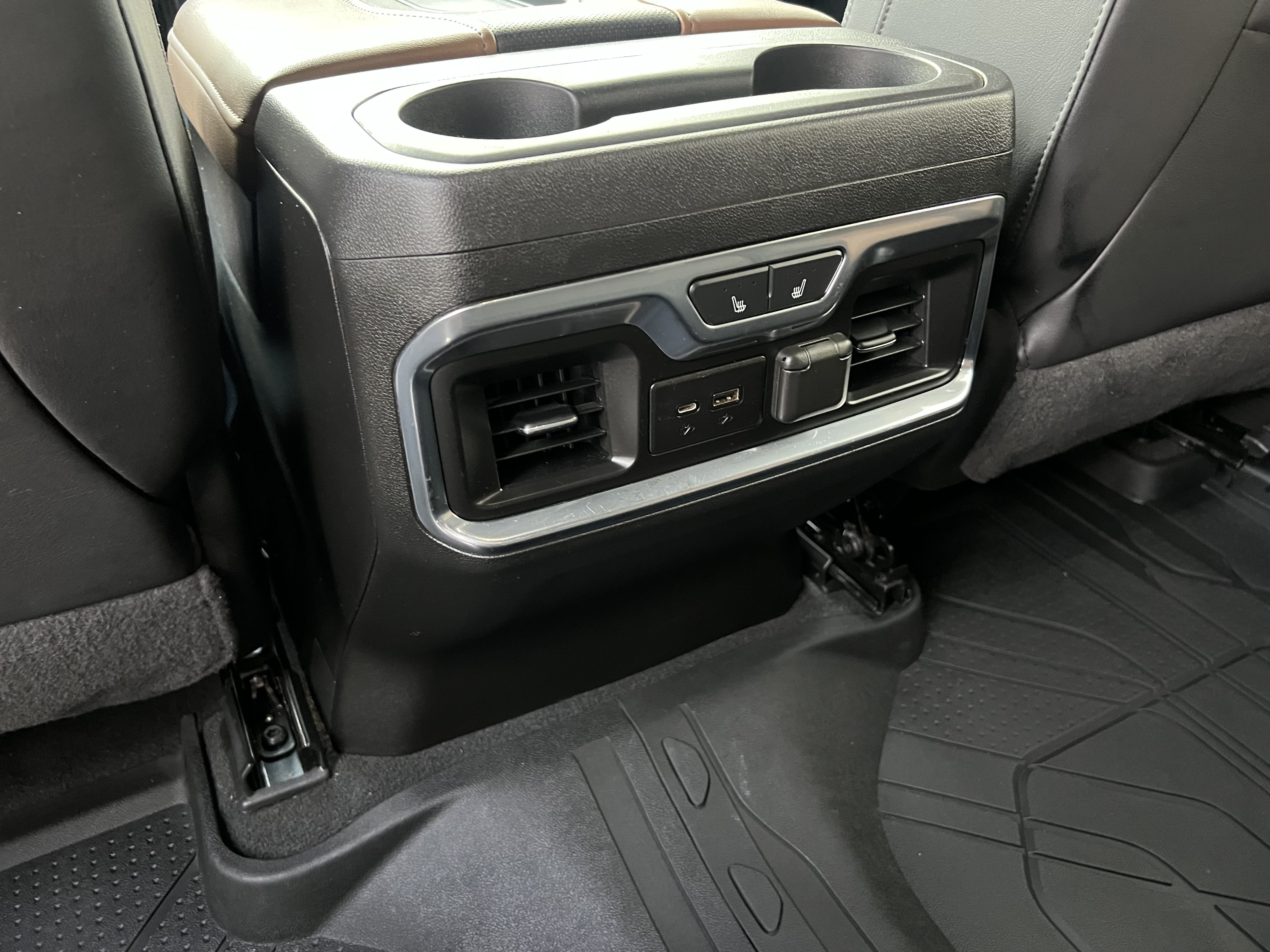 Used 2021 Chevrolet Silverado 3500 High Country w/ Technology Package AWD/4WD image 26