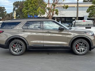 New 2026 Ford Explorer ST-Line w/ ST-Line Street Pack video 3