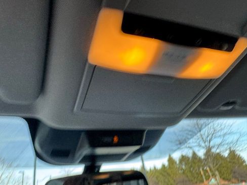 Used 2021 Nissan Rogue S image 32