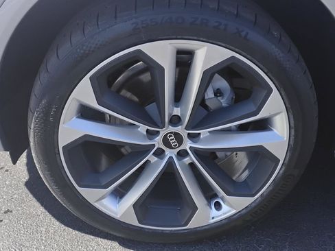 Certified 2023 Audi Q5 2.0T Prestige image 12