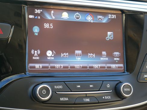 Used 2019 Buick Envision Premium w/ Driver Confidence Package image 18