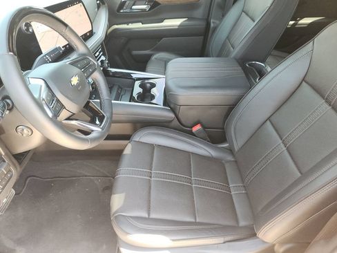 Used 2026 Chevrolet Tahoe High Country AWD/4WD image 13