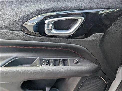 Used 2024 Jeep Compass Trailhawk image 16