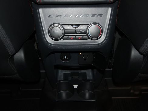 Used 2025 Ford Explorer ST AWD/4WD image 31