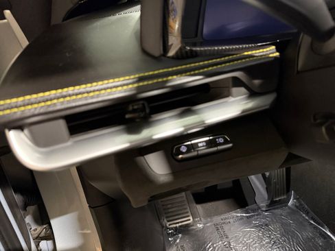 Used 2021 Chevrolet Corvette Stingray Premium Conv w/ Z51 Performance Package image 36