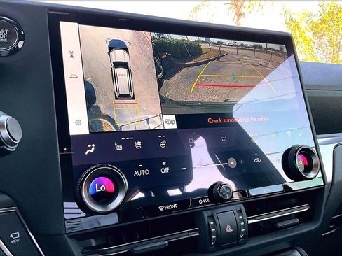 Used 2025 Lexus GX 550 w/ Accessory Package (Z1) image 25