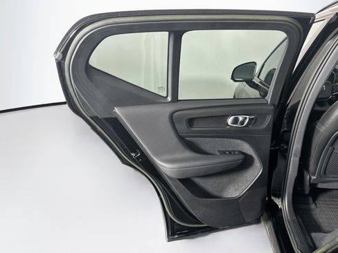 Used 2023 Volvo XC40 B4 Ultimate FWD image 27