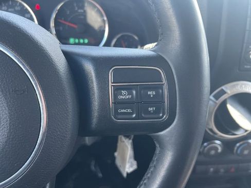 Used 2016 Jeep Wrangler Unlimited Sahara image 7