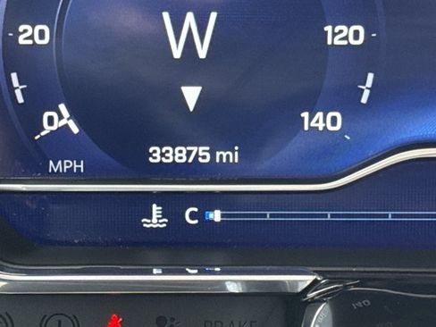 Used 2024 Chevrolet Silverado 2500 ZR2 w/ Technology Package image 21