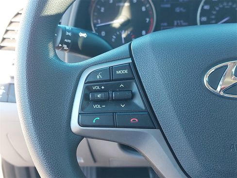 Used 2017 Hyundai Elantra SE image 14
