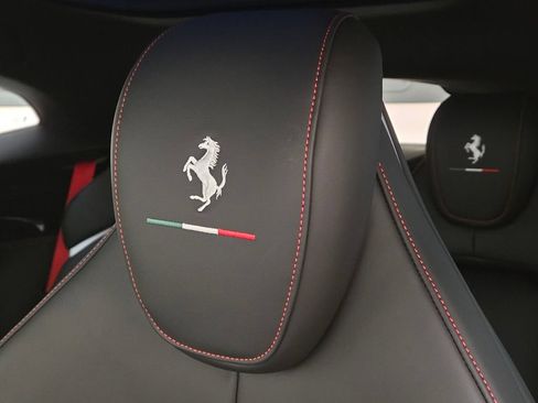 Used 2025 Ferrari Purosangue AWD/4WD image 32