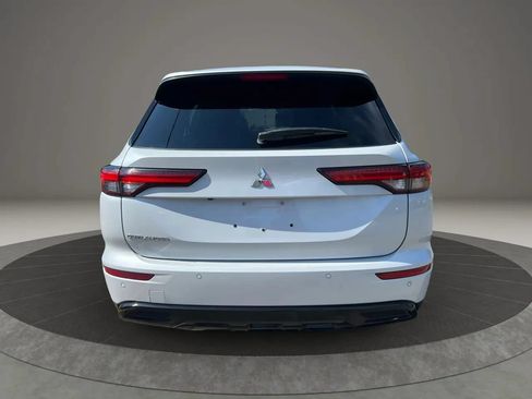 Used 2022 Mitsubishi Outlander SE FWD image 5