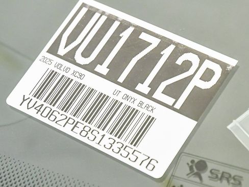 Certified 2025 Volvo XC90 B6 Ultra image 30