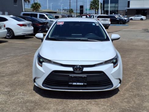Used 2025 Toyota Corolla LE FWD image 7