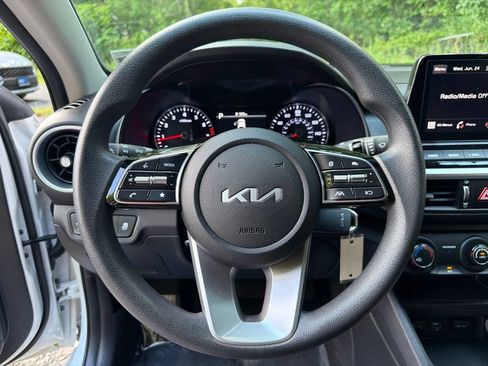 Used 2023 Kia Forte LXS FWD image 17