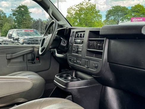 Used 2017 Chevrolet Express 3500 LS RWD image 14