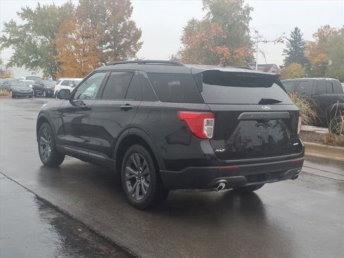 Certified 2023 Ford Explorer XLT w/ Equipment Group 202A image 4