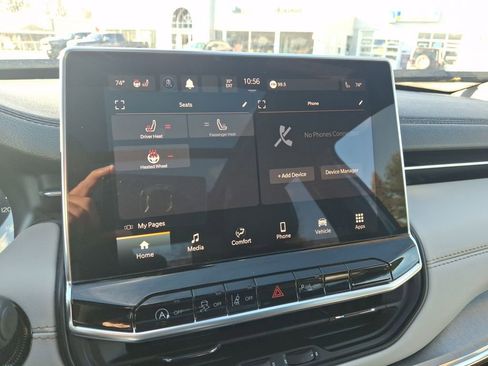 Used 2024 Jeep Compass Limited w/ Sun and Sound Group image 18