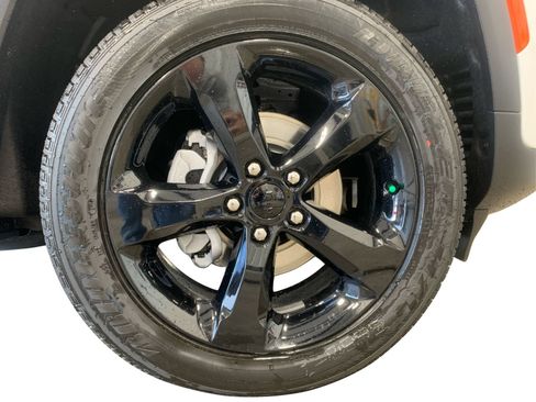 Used 2024 Jeep Grand Cherokee Altitude AWD/4WD image 23