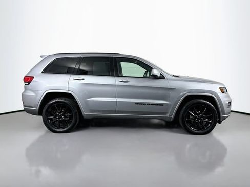 Used 2020 Jeep Grand Cherokee Altitude AWD/4WD image 8