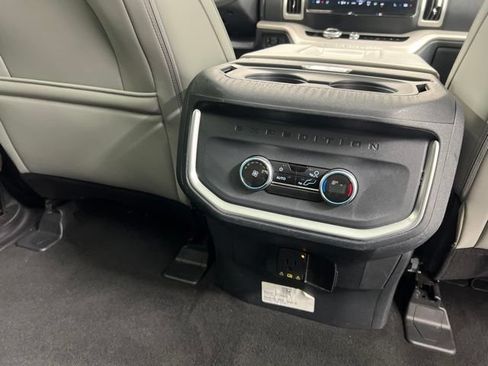Used 2025 Ford Expedition Active AWD/4WD image 28