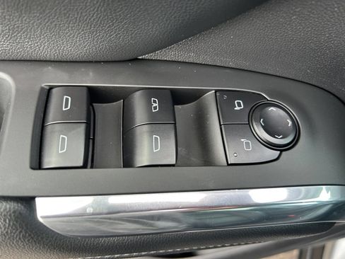 Used 2025 Chevrolet Traverse LT AWD/4WD image 22