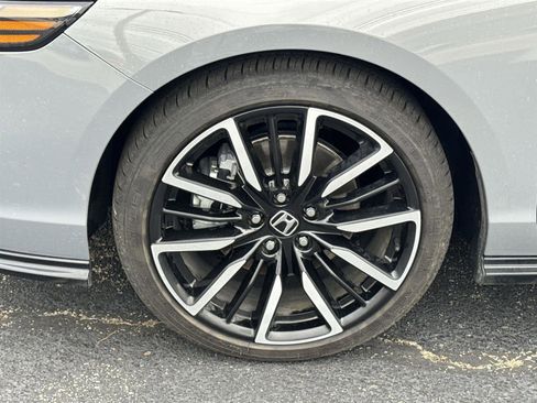 Used 2025 Honda Accord Touring image 10