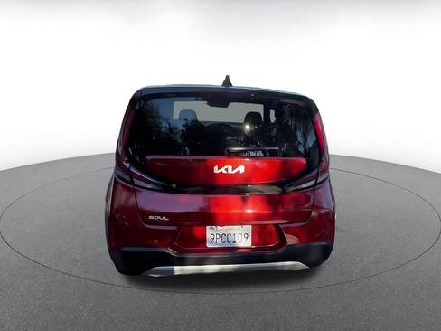 Used 2025 Kia Soul LX w/ LX Technology Package image 12