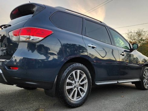 Used 2015 Nissan Pathfinder SV w/ Cargo Package FWD image 15