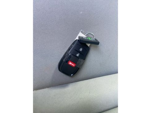 Used 2024 Toyota Tacoma SR5 AWD/4WD image 38
