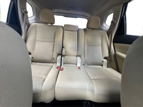 Used 2017 Nissan Rogue S w/ S Appearance Package FWD image 12