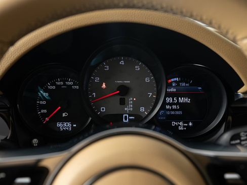 Used 2016 Porsche Macan S image 33