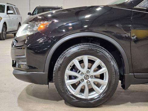 Used 2019 Nissan Rogue SV image 5