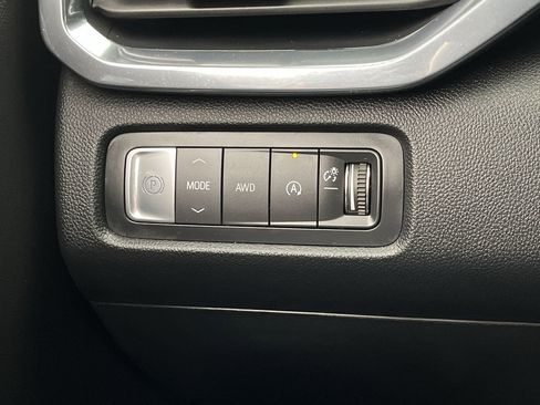 Certified 2025 GMC Acadia Elevation w/ Elevation Premium Package image 18