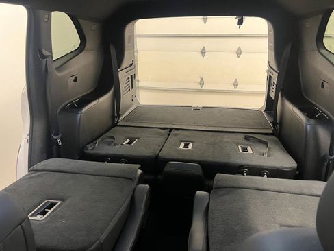 Used 2025 Buick Enclave Preferred FWD image 32