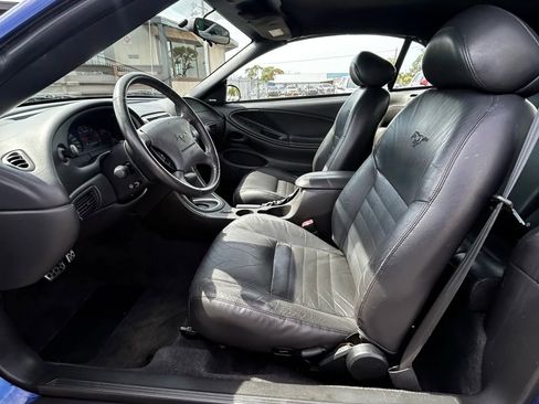 Used 2004 Ford Mustang Deluxe Convertible image 30