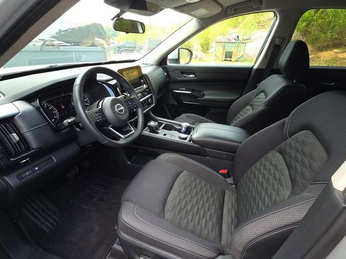 Used 2022 Nissan Pathfinder SV image 8