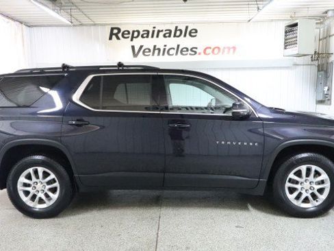 Used 2020 Chevrolet Traverse LT w/ LPO, Floor Liner Package FWD image 4