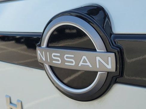 Used 2025 Nissan Pathfinder S FWD image 8