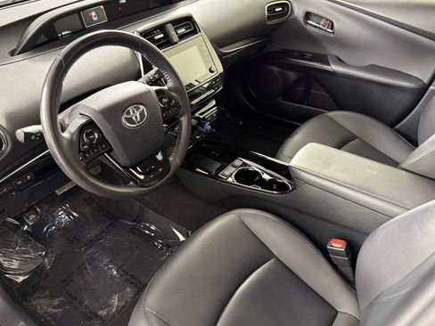 Used 2022 Toyota Prius XLE FWD image 9