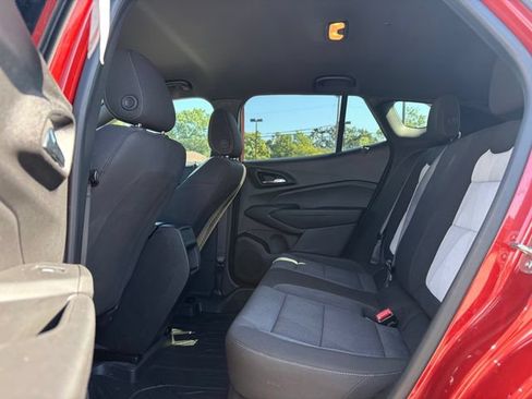 Used 2024 Chevrolet Trax RS w/ Driver Confidence Package FWD image 18