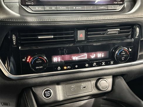 Used 2023 Nissan Rogue SL image 21