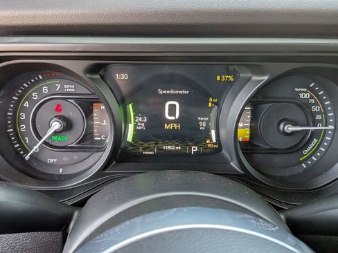 Used 2024 Jeep Wrangler Unlimited Sahara AWD/4WD image 14