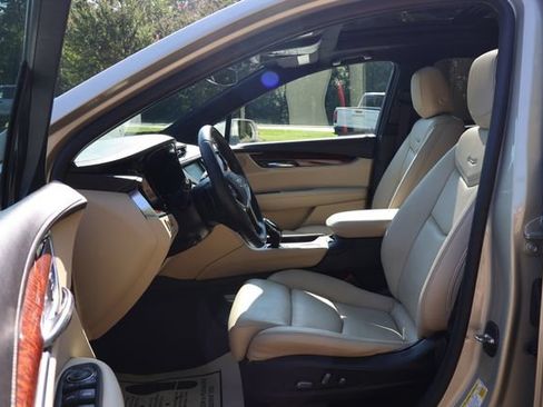 Used 2017 Cadillac XT5 Luxury w/ Driver Awareness Package FWD image 20