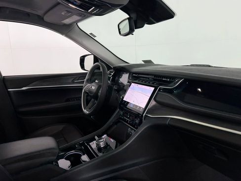 Used 2023 Jeep Grand Cherokee 4WD 4xe image 31