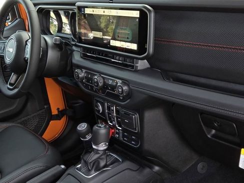 New 2025 Jeep Wrangler Unlimited Rubicon image 26