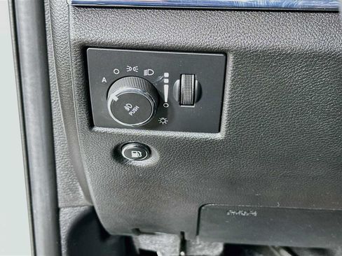 Used 2021 Jeep Grand Cherokee Limited RWD image 10