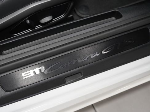 Used 2024 Porsche 911 Carrera GTS image 34