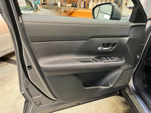Used 2025 Nissan Kicks SV AWD/4WD image 12