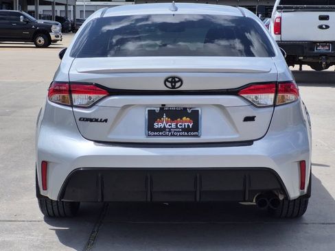 Certified 2026 Toyota Corolla SE FWD image 5